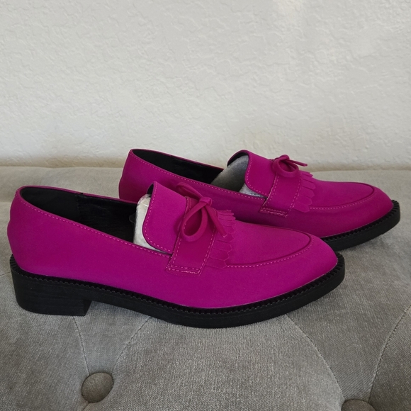 Beautiful color shoes - Picture 2 of 5